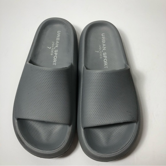Urban Sport by J. Slides gray slide sandals. Size 7. In like new condition! - Picture 3 of 8